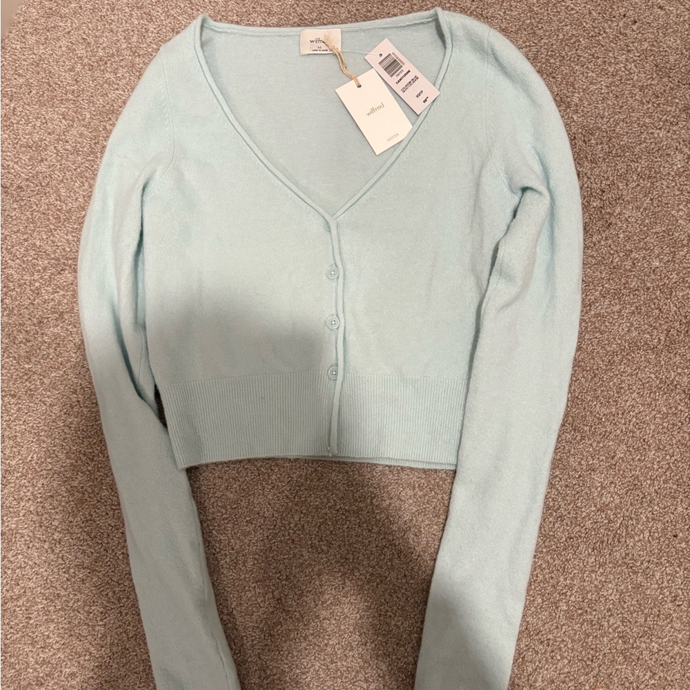 ❗️SOLD❗️NWT Aritzia Wilfred Santorini v neck cardigan cropped $88